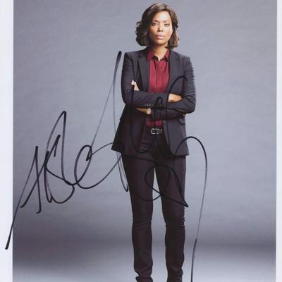 Aisha Tyler signed photo