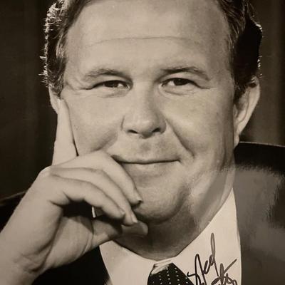Ned Beatty signed photo