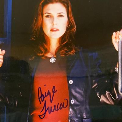 Paige Turco signed photo