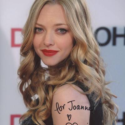 Amanda Seyfried signed photo