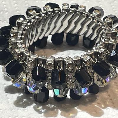 Vintage Mid-Century Rhinestone & Crystal Stretch Bracelet in VG Preowned Condition 7-8" in Size.