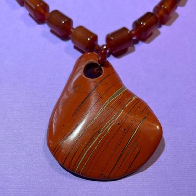 Vintage Nicely Made Carnelian Fashion Bead Necklace 16" w/Stone Pendant in VG Preowned Condition.