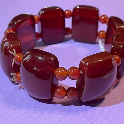 Vintage Nicely Made Carnelian Fashion Stretch Bracelet 1" Wide in VG Preowned Condition.