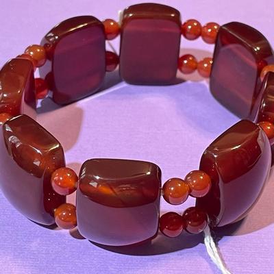 Vintage Nicely Made Carnelian Fashion Stretch Bracelet 1" Wide in VG Preowned Condition.
