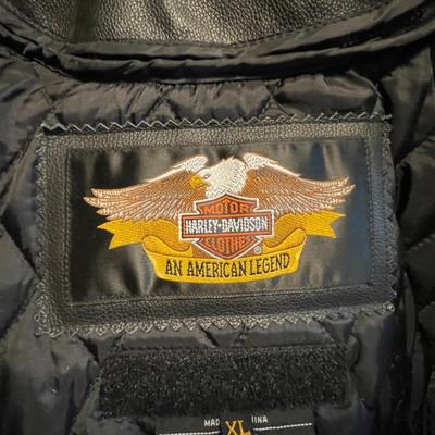 Harley Davidson Heavy XL Leather Motorcycle Jacket w/Zipper Lining in Newer Never Worn Condition.