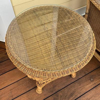 554 Resin Wicker Glass top End Table