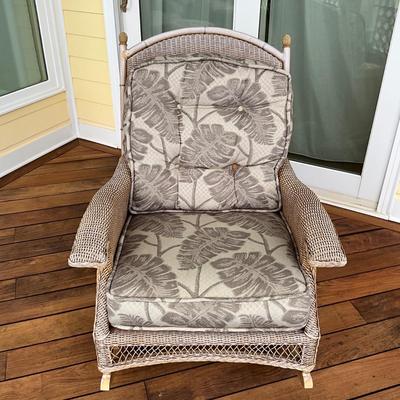 555 Lloyd Flanders Large Wicker Rocking Chair with Cushion AS-IS