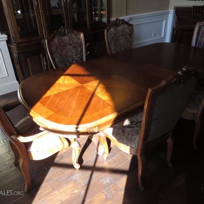American Drew Dining Table with Chairs