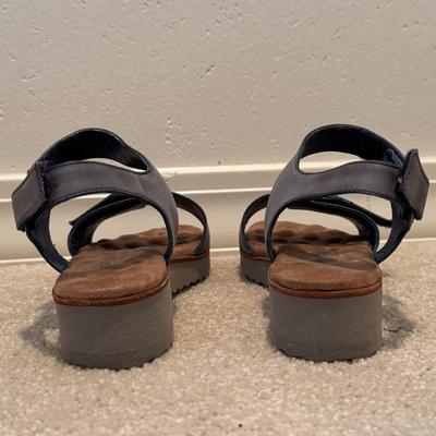 Women’s Leather Sandals - Size 6-6.5 (3PC-DZ)