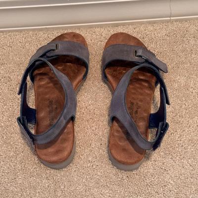 Women’s Leather Sandals - Size 6-6.5 (3PC-DZ)