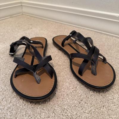 Women’s Leather Sandals - Size 6-6.5 (3PC-DZ)