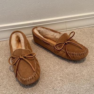 Women’s Yodelers, Minnetonka, and More Shoes - Sizes 6.5-7 (3PC-DZ)