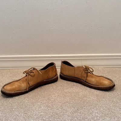 Women’s Yodelers, Minnetonka, and More Shoes - Sizes 6.5-7 (3PC-DZ)