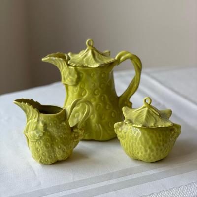 1950’s Green Teapot Set (Strawberry Theme)