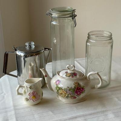 Miscellaneous Kitchen Lot