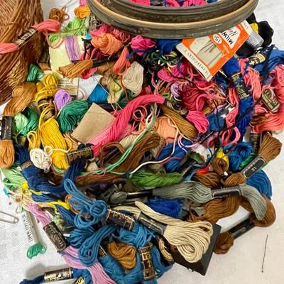 Sewing Basket with thread lot inside