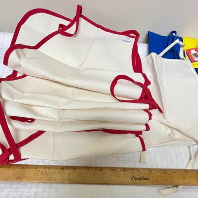 Work Apron Lot - 6 child size & 1 adult size New Condition