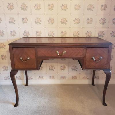Three Drawer Vanity with Stool (3UB-KD)