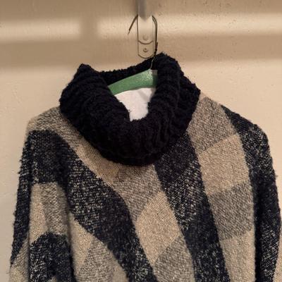 Eddie Bauer, Bloomingdale’s, Lauren Hansen, and Other Women’s Sweaters - Sizes S-M (3PC-DZ)
