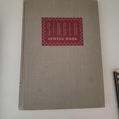 Craft and Decorating Books (3GB1-KD)