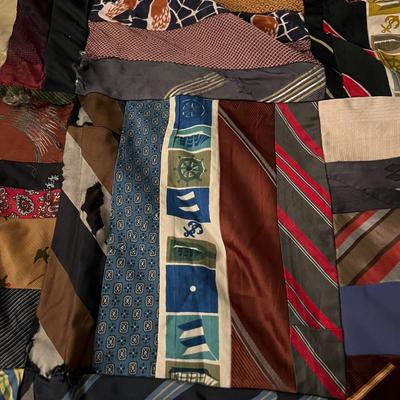 Vintage 2 Sided Quilt Coverlet - Roughly 70”x78”