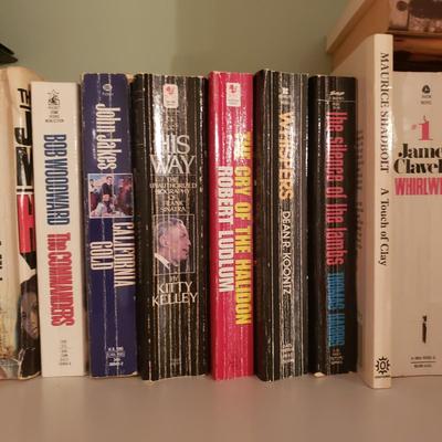 Paperback Books and Book Covers (3GB1-KD)