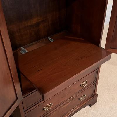 Hekman Inlaid Yew Wood Entertainment Cabinet Chest (3PB-DZ)