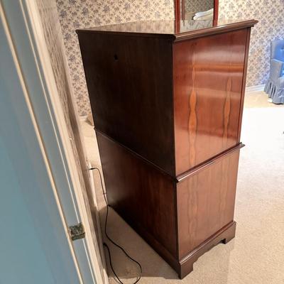 Hekman Inlaid Yew Wood Entertainment Cabinet Chest (3PB-DZ)