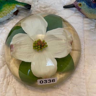Paper weight