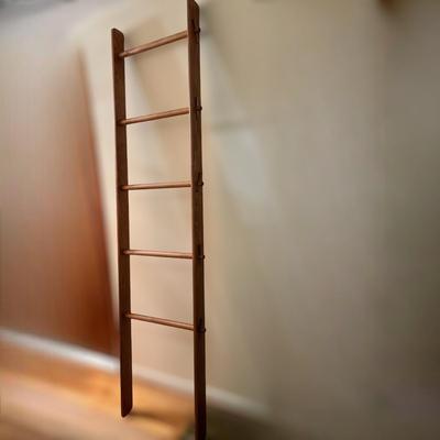 Vintage Amish Quilt Blanket Ladder