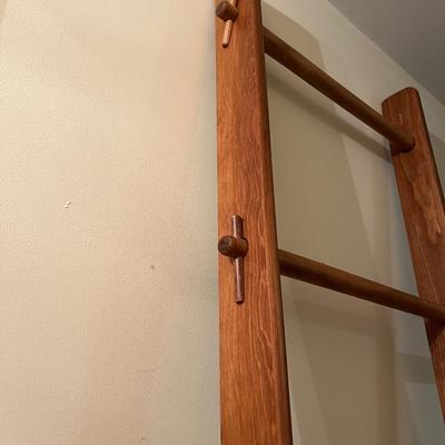 Vintage Amish Quilt Blanket Ladder
