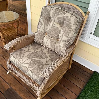 556 Lloyd Flanders Large Wicker Rocking Chair with Cushion AS-IS