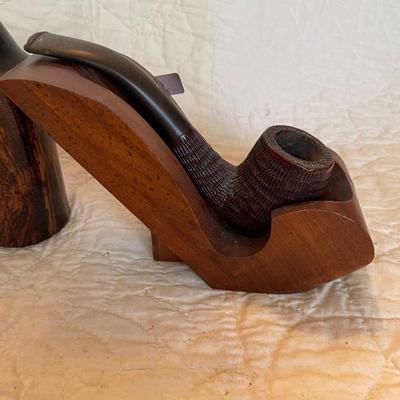 Pipe stand and lighter