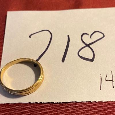 14 KT Gold Mens Wedding Band