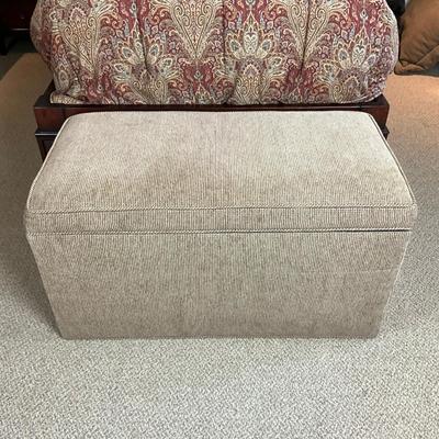 587 WLC Furniture Upholdstered Storage Chest on Wheels