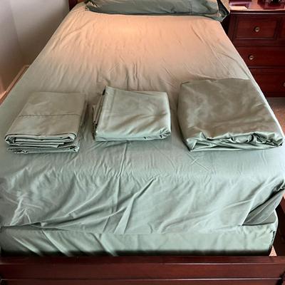 592 Set of Three 4-pc Twin Cuddle Down Green Sheets