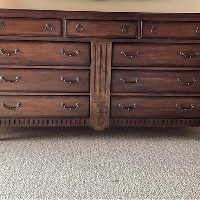 605 Lexington Furniture Southern Living Nine Drawer Dresser