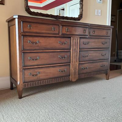 605 Lexington Furniture Southern Living Nine Drawer Dresser