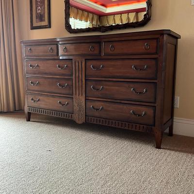 605 Lexington Furniture Southern Living Nine Drawer Dresser