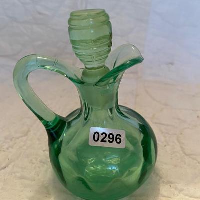 Green oil cruet with stopper