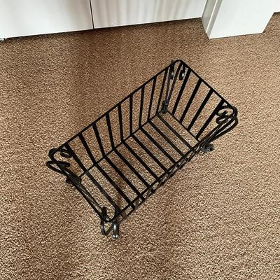 613 Black Iron Magazine Rack