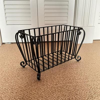 613 Black Iron Magazine Rack