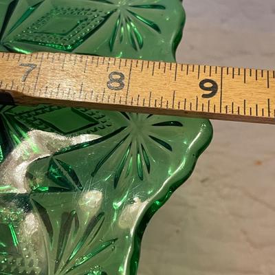 Pedestal serving dish