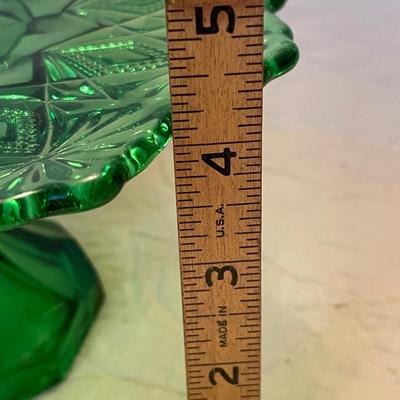 Pedestal serving dish