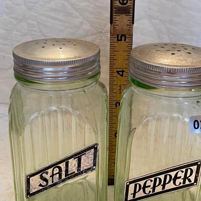 Uranium depression Vaseline ribbed salt & pepper