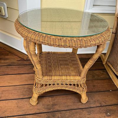 557 Resin Wicker Glass top End Table