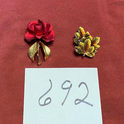 Brooch Lot