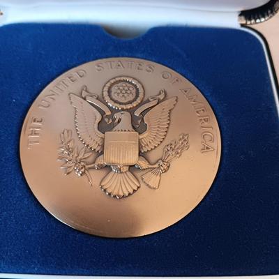 PRESIDENTS RONALD REAGAN & GEORGE BUSH "A Vision for the Nation" 1980 MEDAL