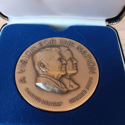 PRESIDENTS RONALD REAGAN & GEORGE BUSH "A Vision for the Nation" 1980 MEDAL
