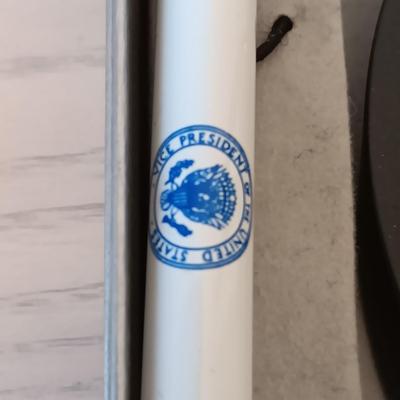 PRESIDENTIAL SEAL PEN HOLDER AND RONALD REAGAN MEDAL